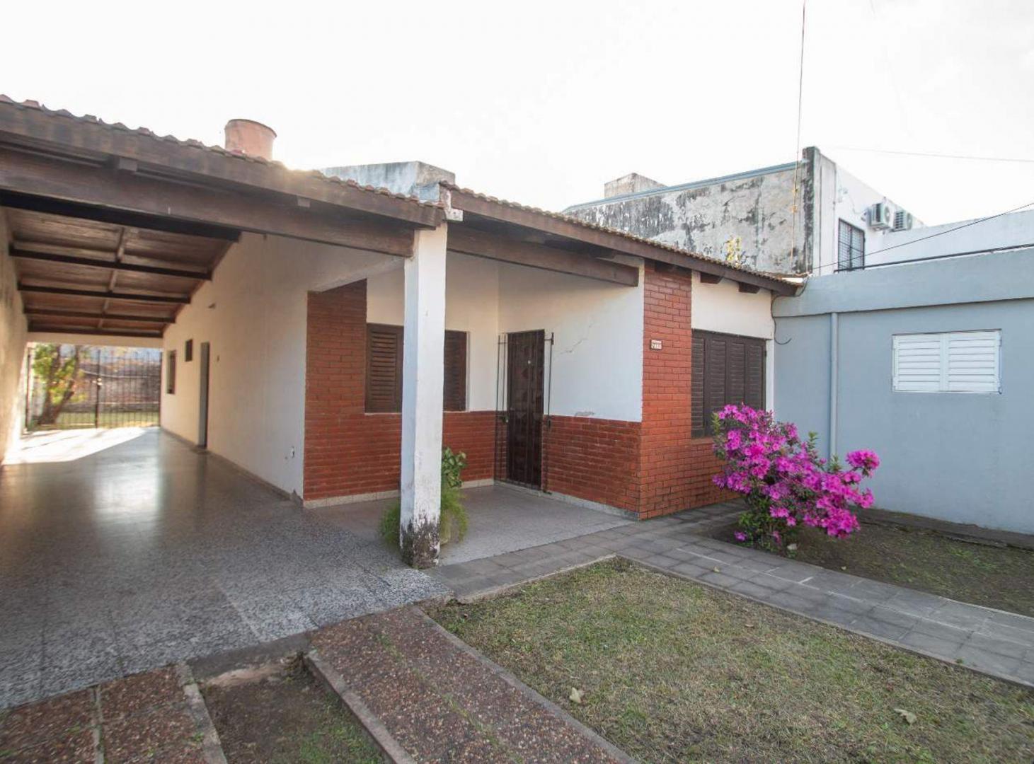 Foto de Se vende casa mas un local dentro de los blvr., imagen 2