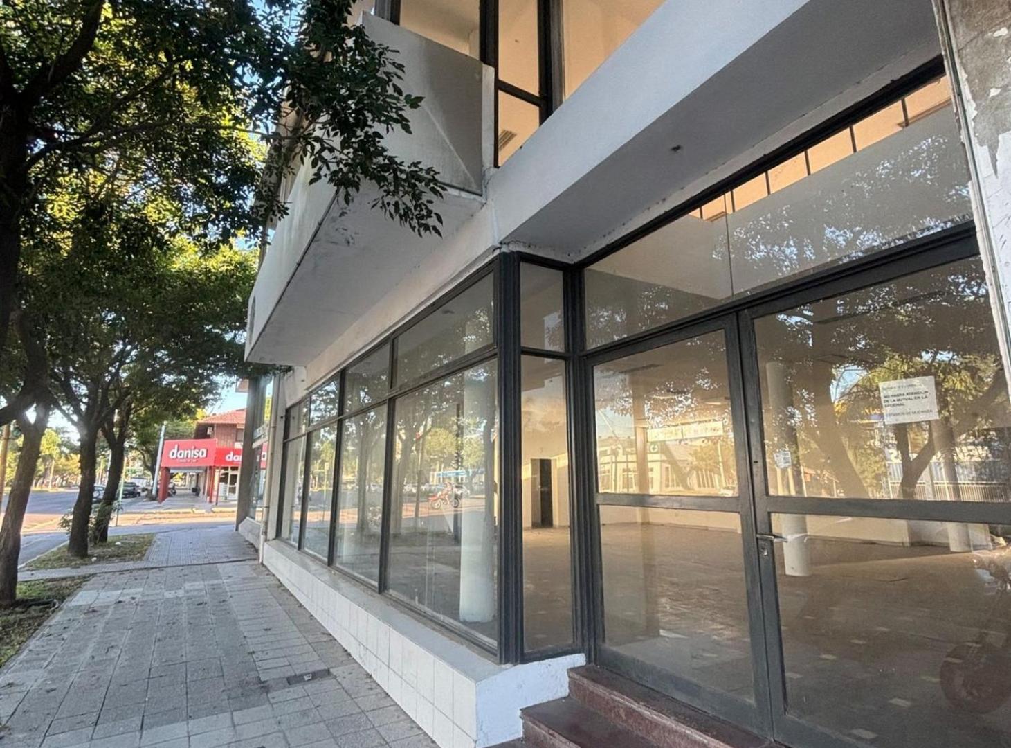 Foto de Local comercial sobre Boulevard Yrigoyen, imagen 2