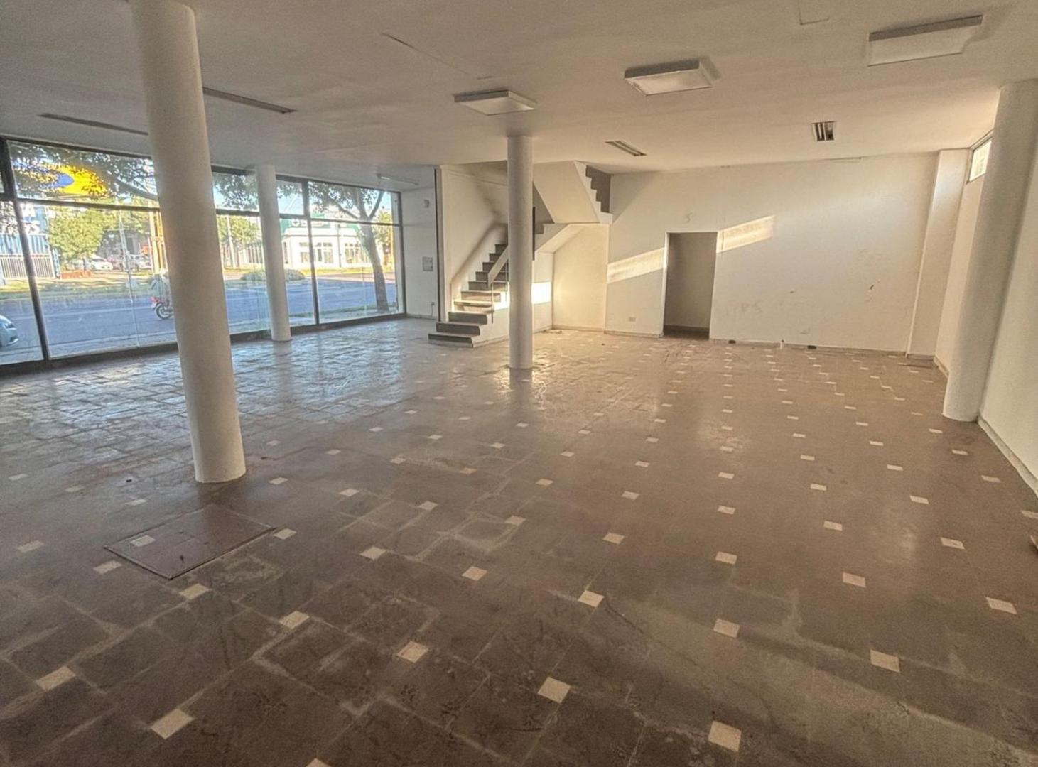 Foto de Local comercial sobre Boulevard Yrigoyen, imagen 5