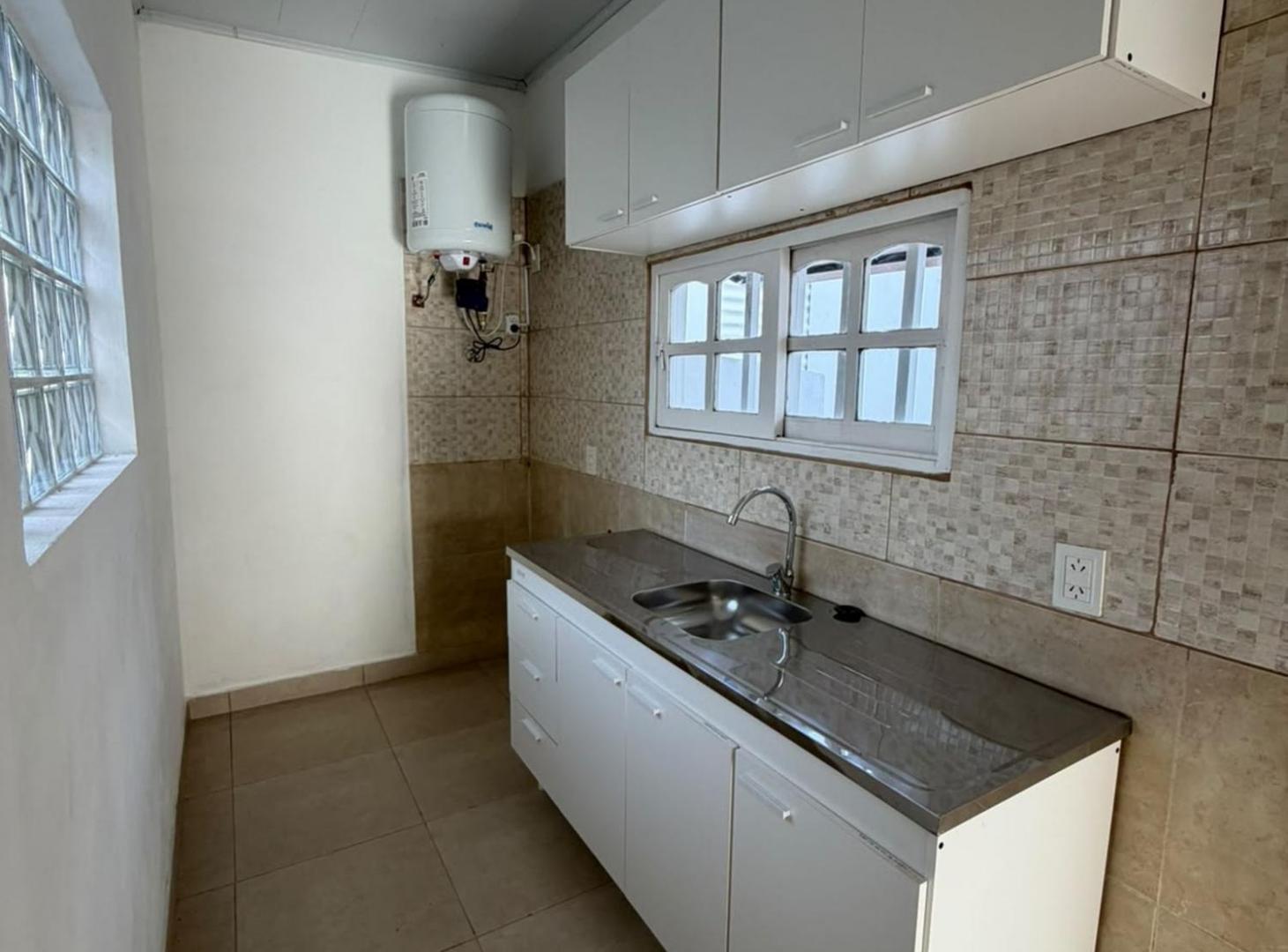 Foto de SE ALQUILA DEPARTAMENTO SOBRE CALLE OLESSIO RQTA., imagen 4