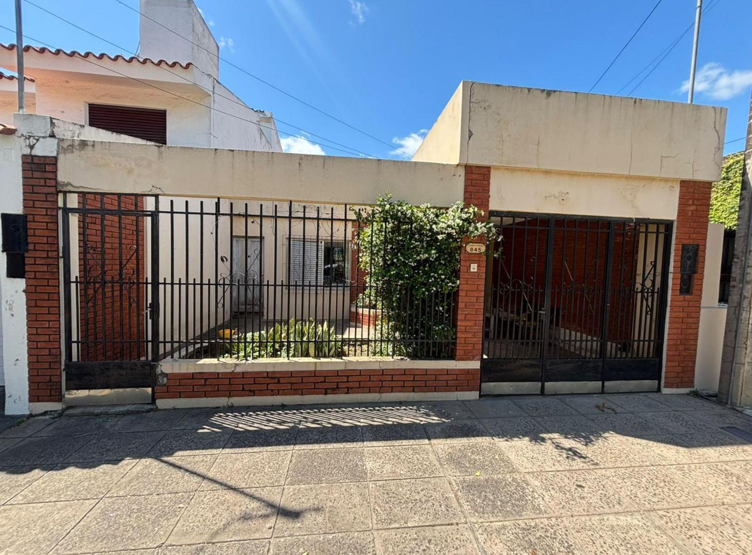 Foto de CASA A REFACCIONAR DENTRO LOS 4 BVS., imagen 1