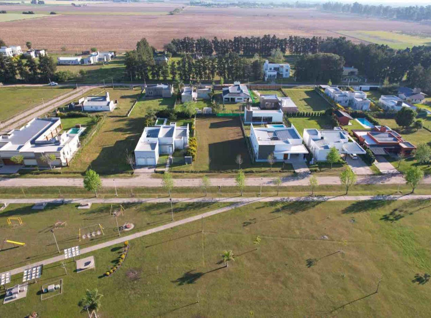 Foto de LOTE 900m2 FRENTE A PLAZA, AIRE Y SOL, AVELLANEDA, imagen 3