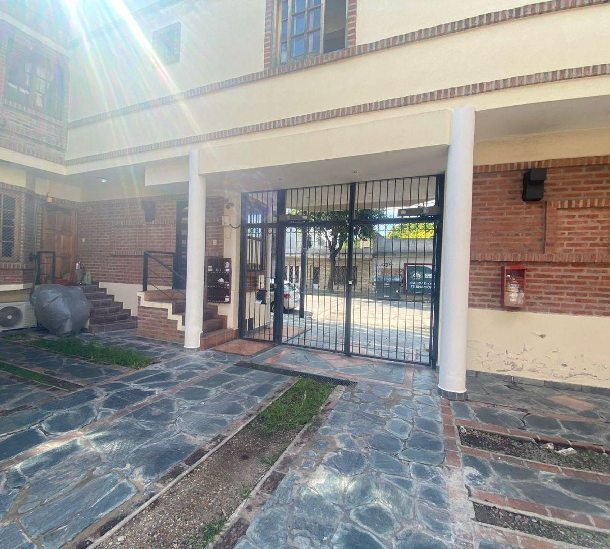Triplex Em Venta Parque Avellaneda 4