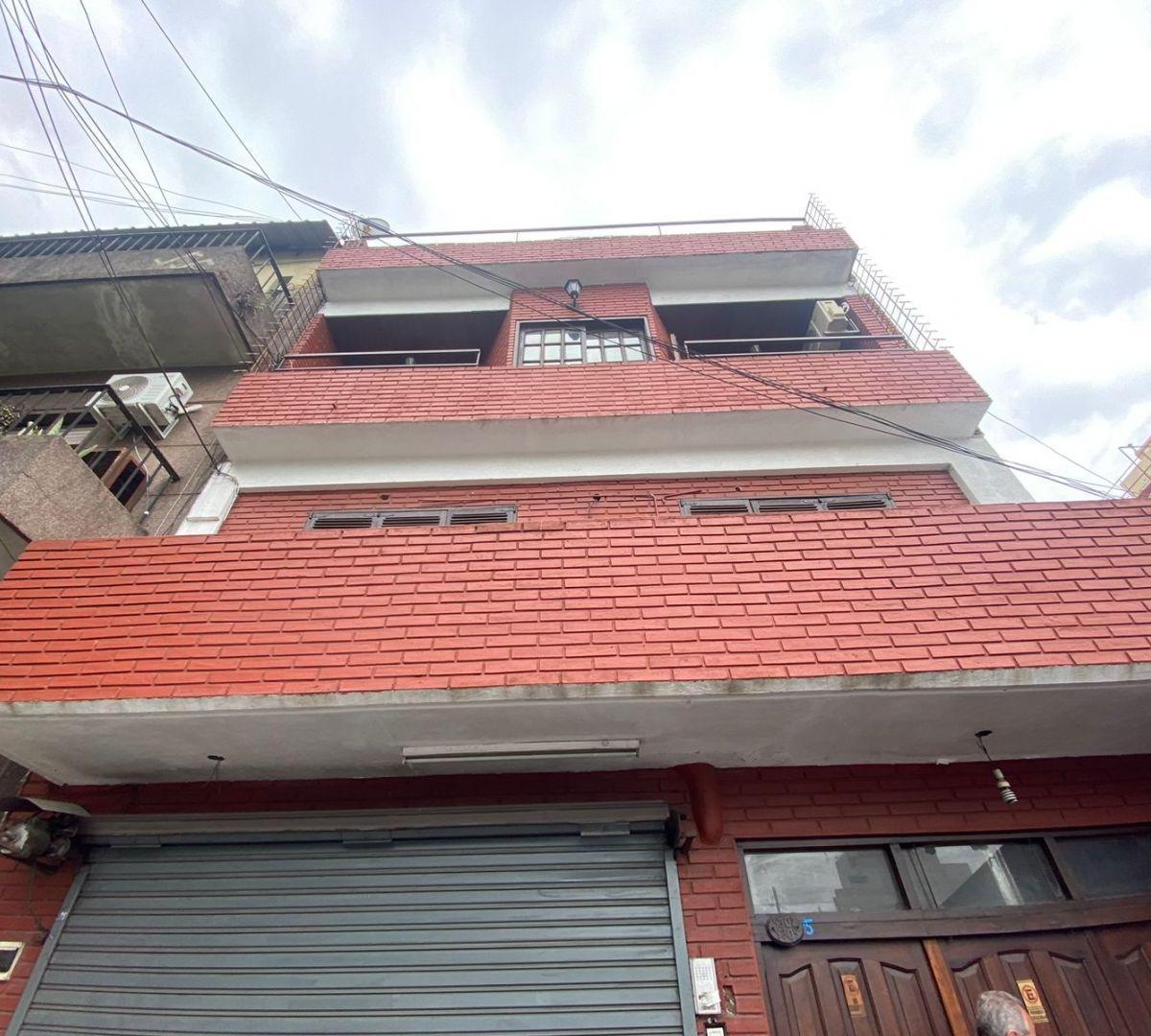 Venta de Casa con Local en Mataderos 2