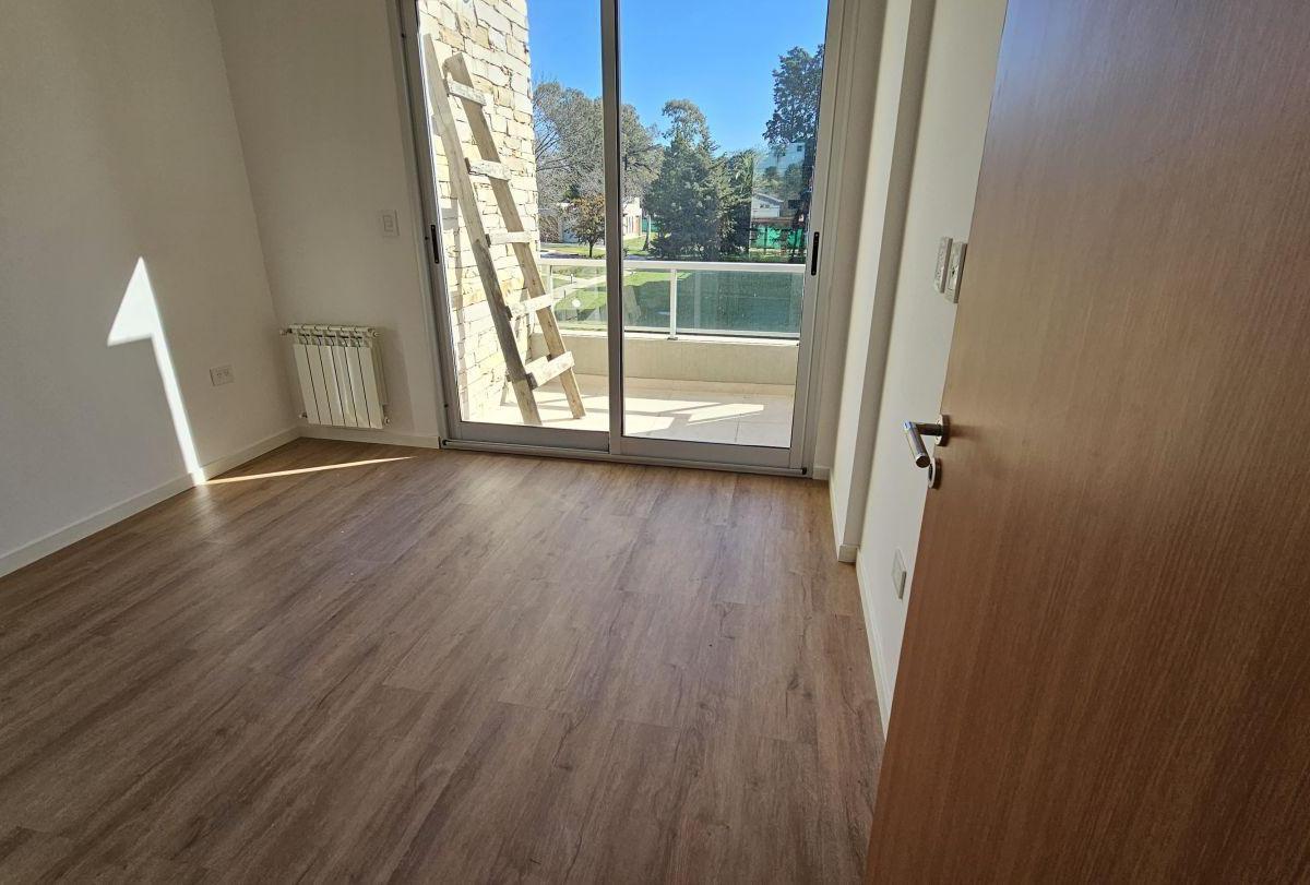 Foto de VENTA DEPARTAMENTO TIPO DUPLEX 4 AMBIENTES EN CANNIG, imagen 4