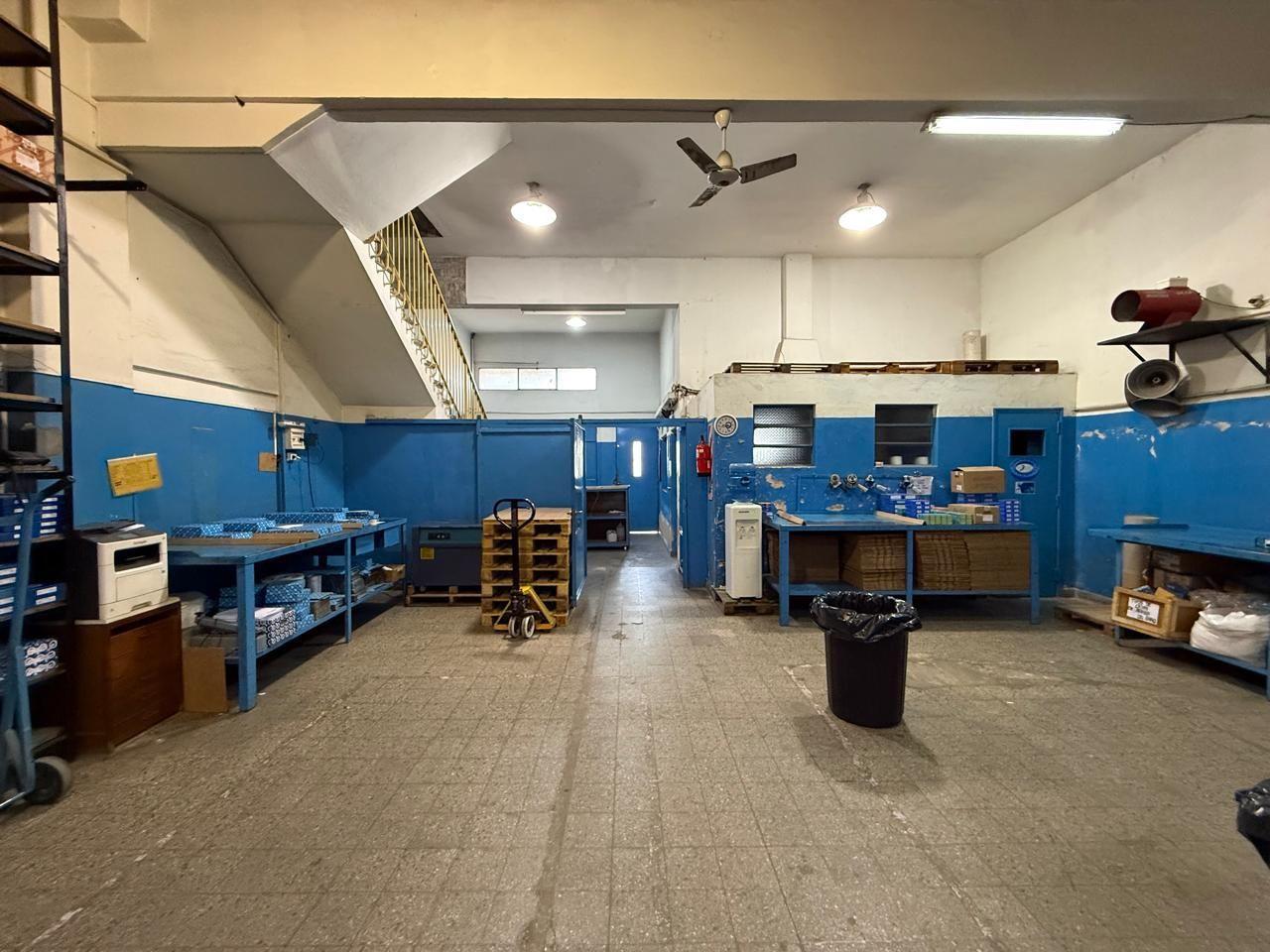 Foto de VENTA DE GALPON PARQUE AVELLANEDA, imagen 2