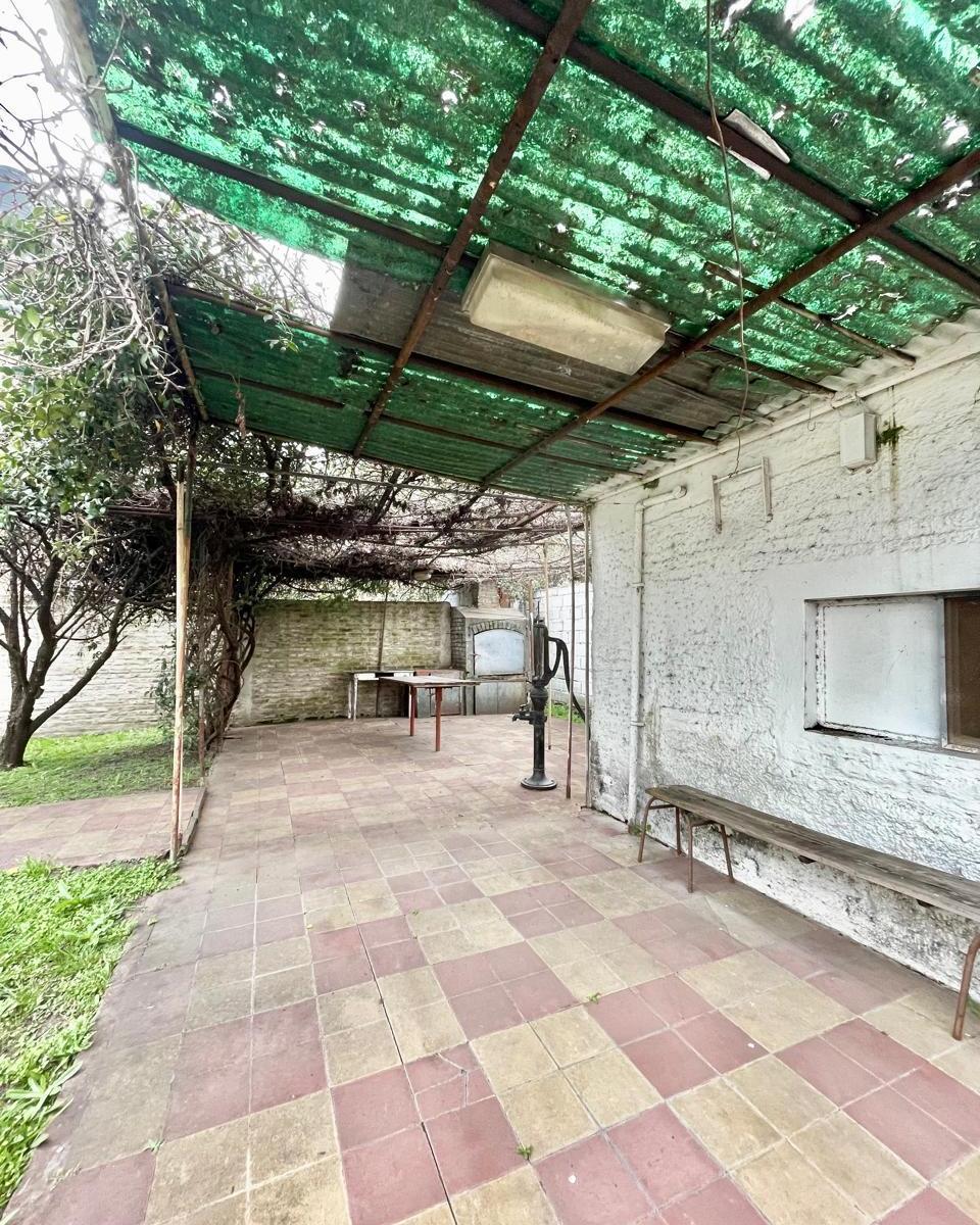 Casa + Patio Venta Castelar 4