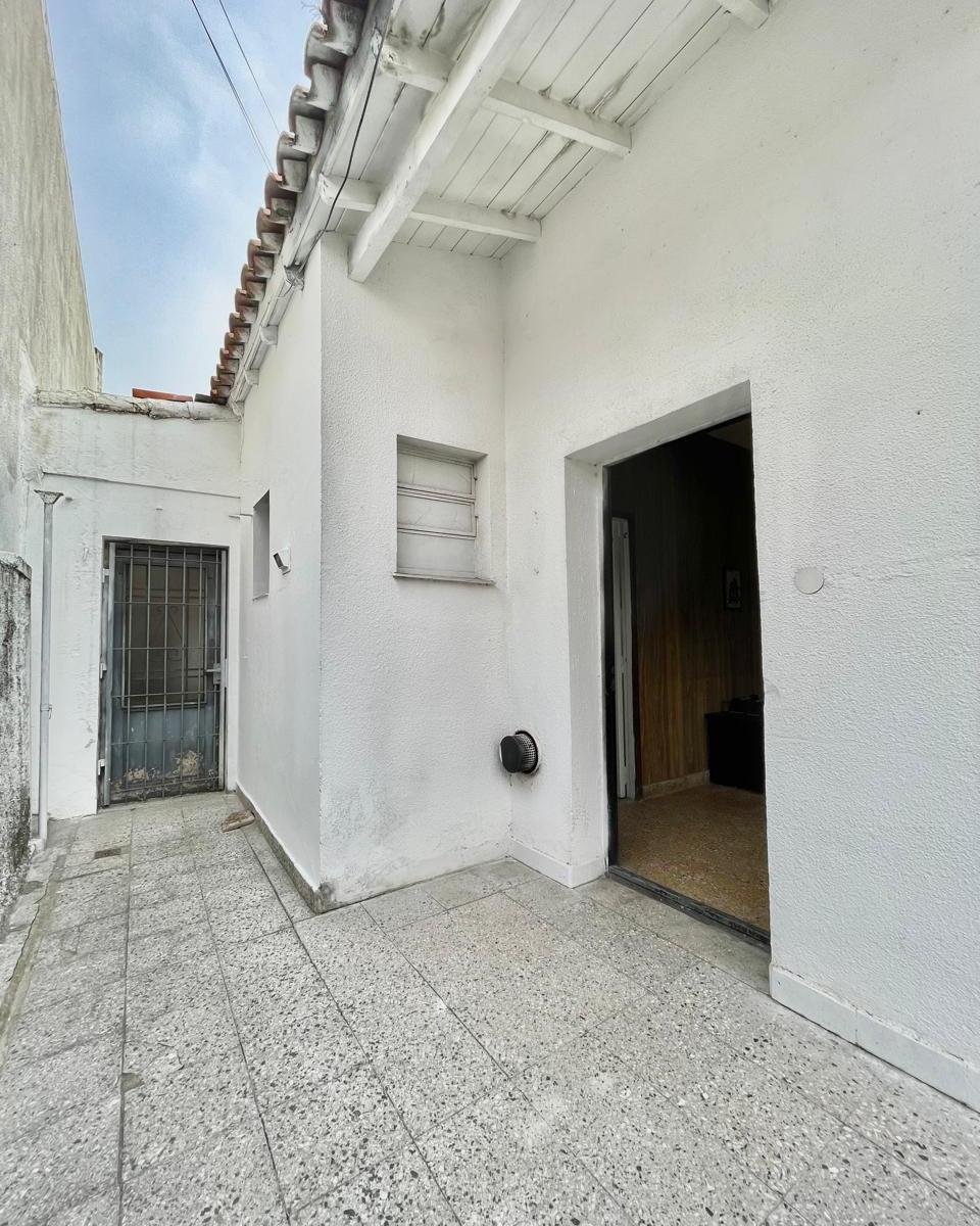 Casa + Patio Venta Castelar 1