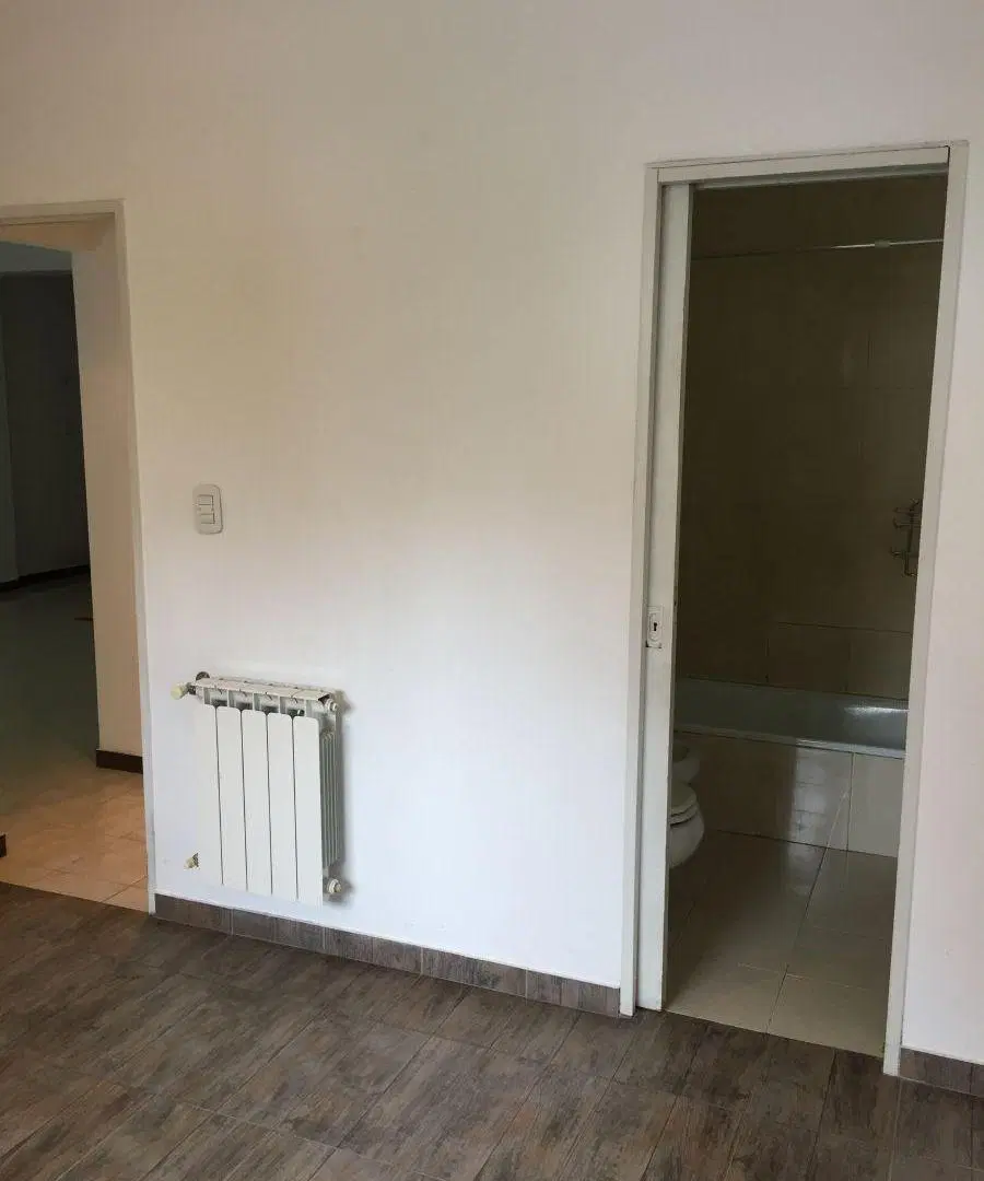 SEmipiso de 2 ambientes c/cochera 4