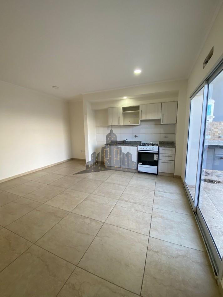 ALQUILER - DEPARTAMENTO DOS AMBIENTES - DOBLE PATIO - CASEROS NORTE