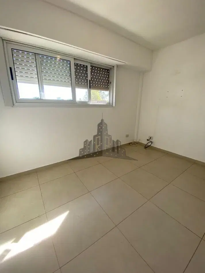 ALQUILER - CASEROS CENTRO - DOS AMBIENTES CON BALCON 4