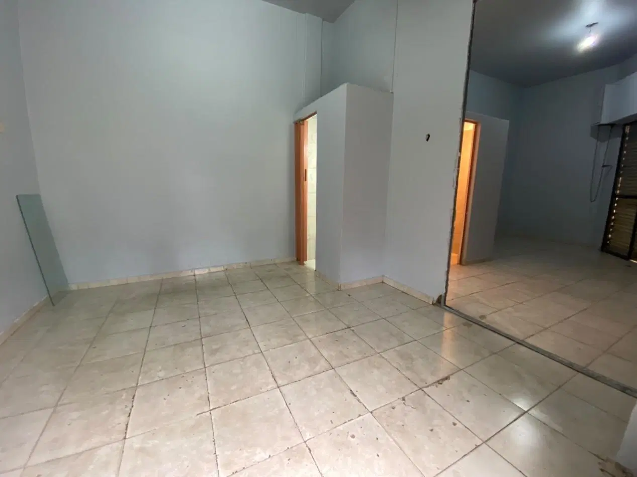 ALQUILER - LOCAL COMERCIAL - VILLA LYNCH - GRAL SAN MARTIN 5