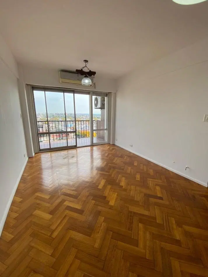 ALQUILER - DEPTO DOS AMBIENTES CON BALCON - DEVOTO 2