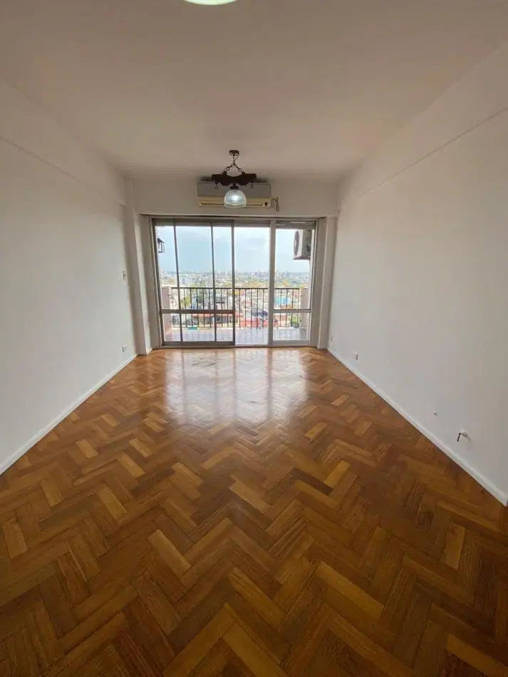 ALQUILER - DEPTO DOS AMBIENTES CON BALCON - DEVOTO 4