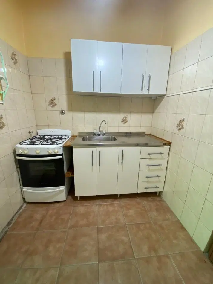 ALQUILER - DEPARTAMENTO PH DOS AMBIENTES - CASEROS NORTE - SIN EXPENSAS - CON PATIO 5