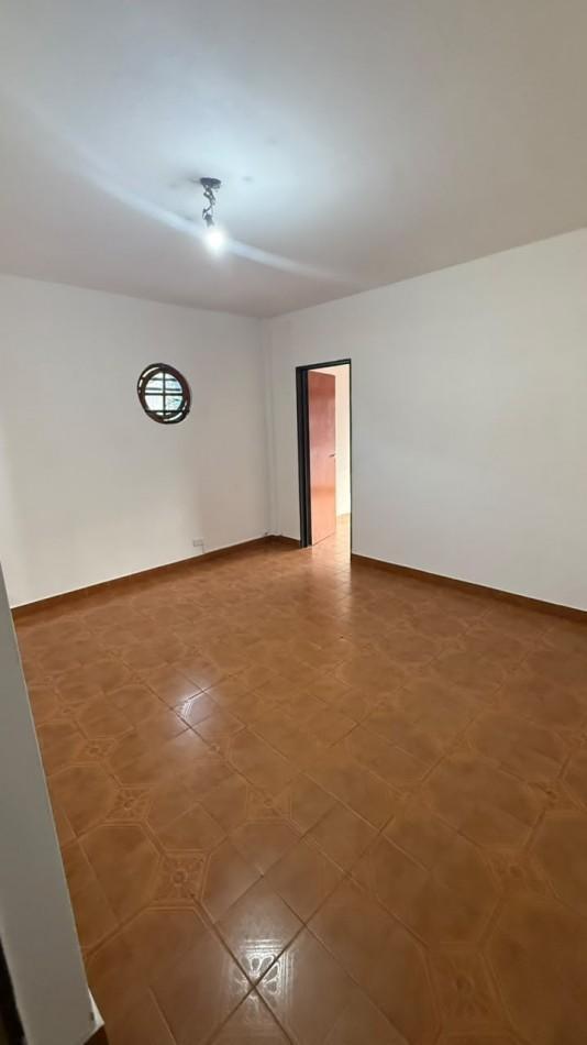 Foto de VENTA - DEPARTAMENTO DOS AMBIENTES - CASEROS CENTRO - EXCELENTE OPORTUNIDAD - APTO PROFESIONAL, imagen 5