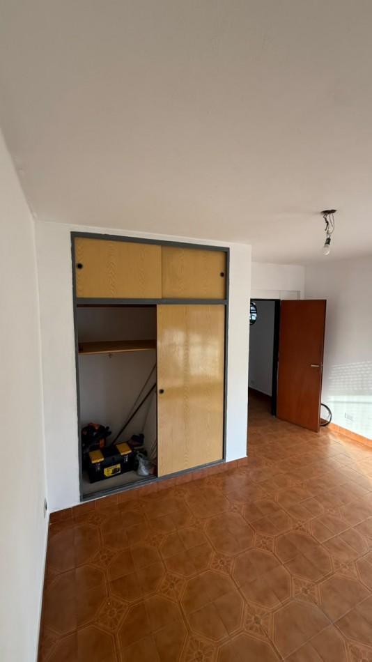 Foto de VENTA - DEPARTAMENTO DOS AMBIENTES - CASEROS CENTRO - EXCELENTE OPORTUNIDAD - APTO PROFESIONAL, imagen 2
