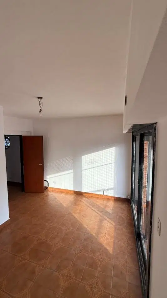 VENTA - DEPARTAMENTO DOS AMBIENTES - CASEROS CENTRO - EXCELENTE OPORTUNIDAD - APTO PROFESIONAL 3