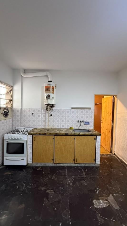Foto de ALQUILER - DEPARTAMENTO DOS AMBIENTES EN CASEROS- EXCELENTE UBICACION, imagen 3