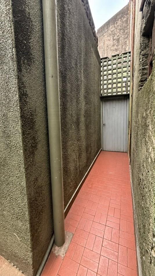 Foto de VENTA - CASEROS NORTE - PH 3 AMBIENTES - PATIO Y TERRAZA, imagen 2