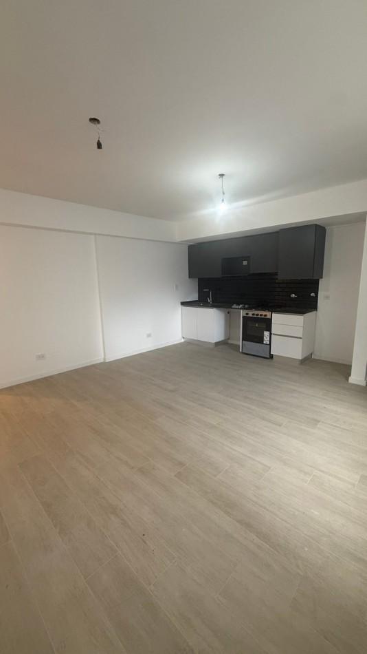 Foto de ALQUILER · DEPARTAMENTO DE 2 AMBIENTES APTO PROFESIONAL - CASEROS 3 DE, imagen 1