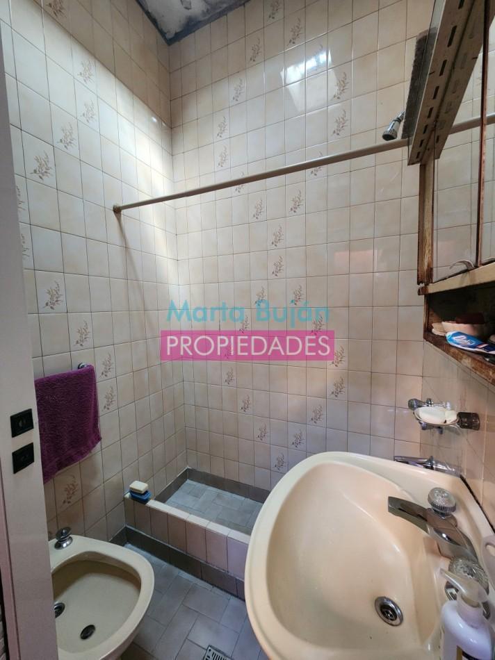 Excelente Casa en Esquina 1