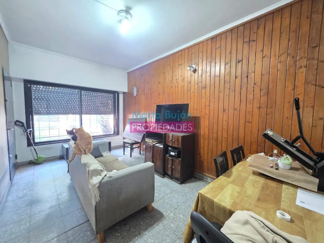 VENTA CASA IDEAL 2 FAMILIAS. M. CASTRO 2880 REMEDIOS DE ESCALADA 2