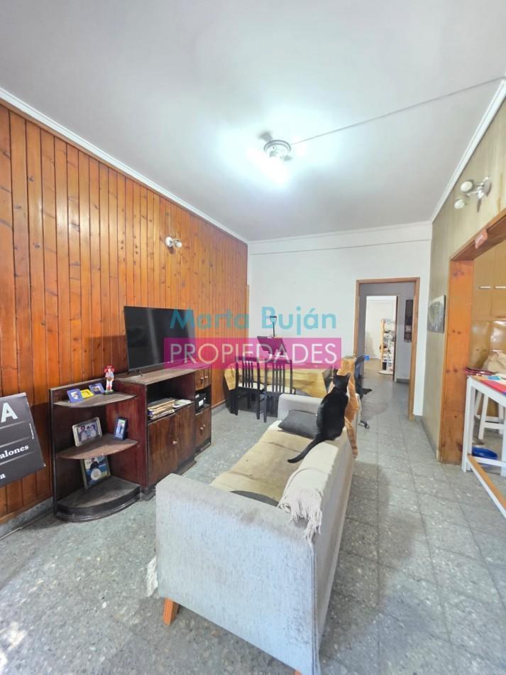 VENTA CASA IDEAL 2 FAMILIAS. M. CASTRO 2880 REMEDIOS DE ESCALADA