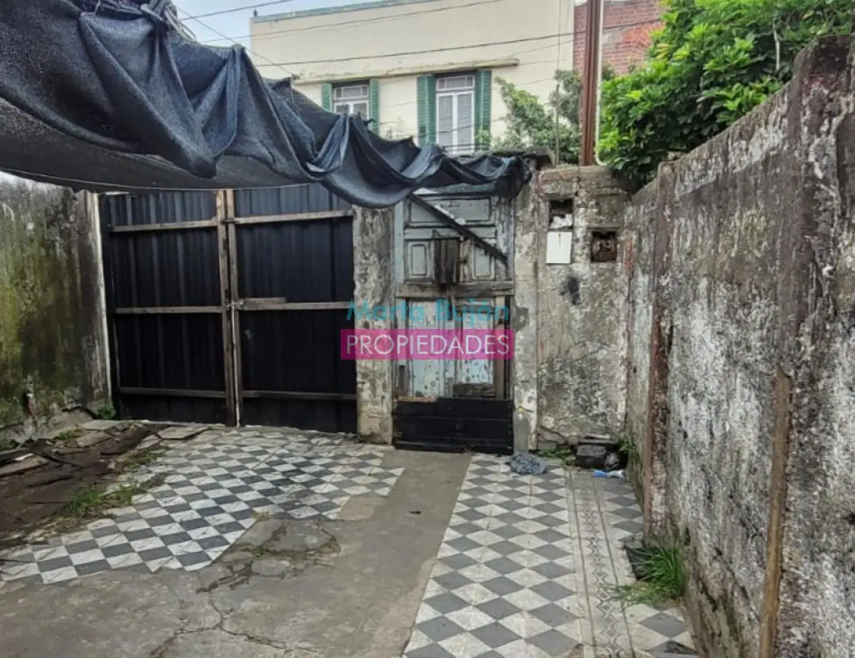 VENTA LOTE CON CASA A RECICLAR- CERRITO 1900- CRUCECITA 2