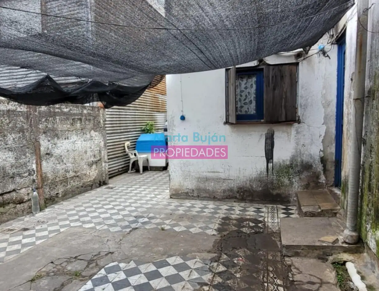 VENTA LOTE CON CASA A RECICLAR- CERRITO 1900- CRUCECITA 8