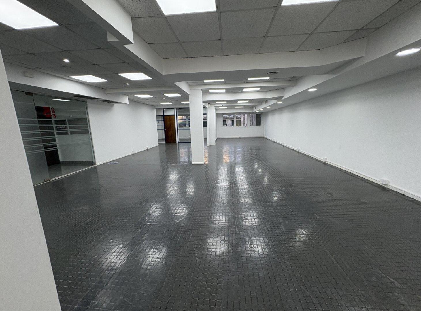 PISO DE OFICINA EN ALQUILER - EXPENSAS INCLUIDAS EN EL PRECIO - PISO 4