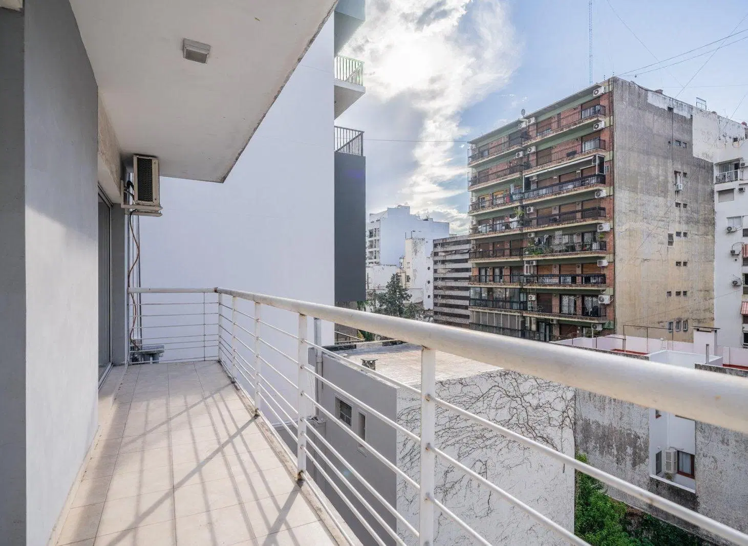 DEPARTAMENTO 2 AMBIENTES CON COCHERA - ALTO PALERMO 1