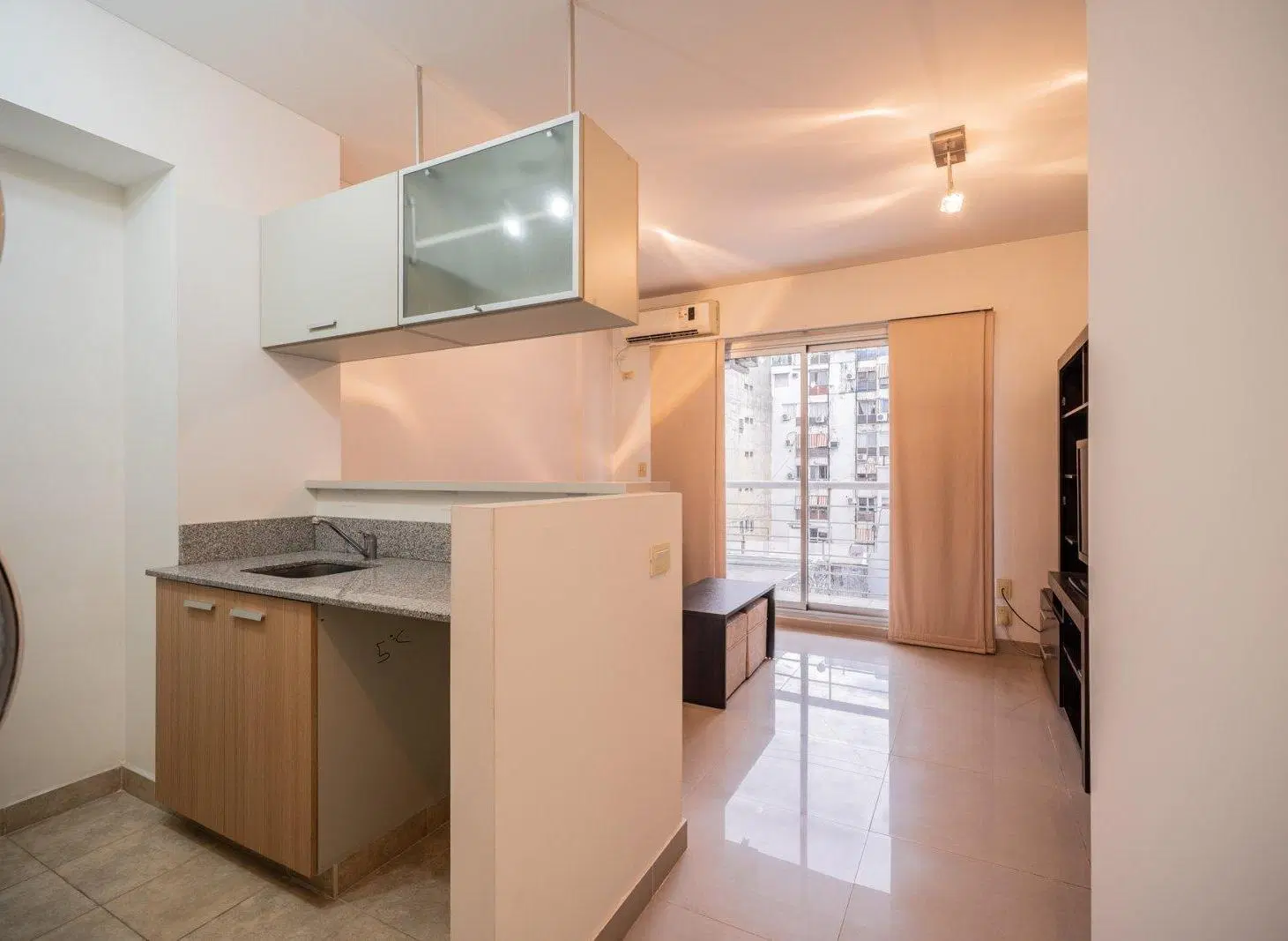 DEPARTAMENTO 2 AMBIENTES CON COCHERA - ALTO PALERMO 5