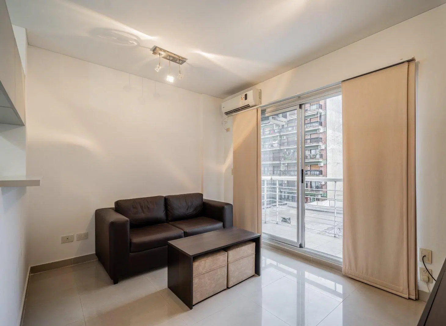 DEPARTAMENTO 2 AMBIENTES CON COCHERA - ALTO PALERMO 4