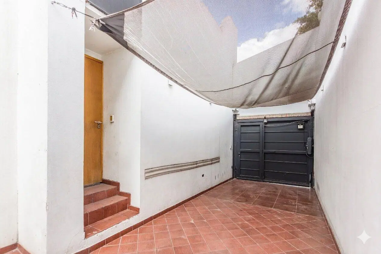 Venta Casa 4 ambientes con cochera - Villa Luro 8