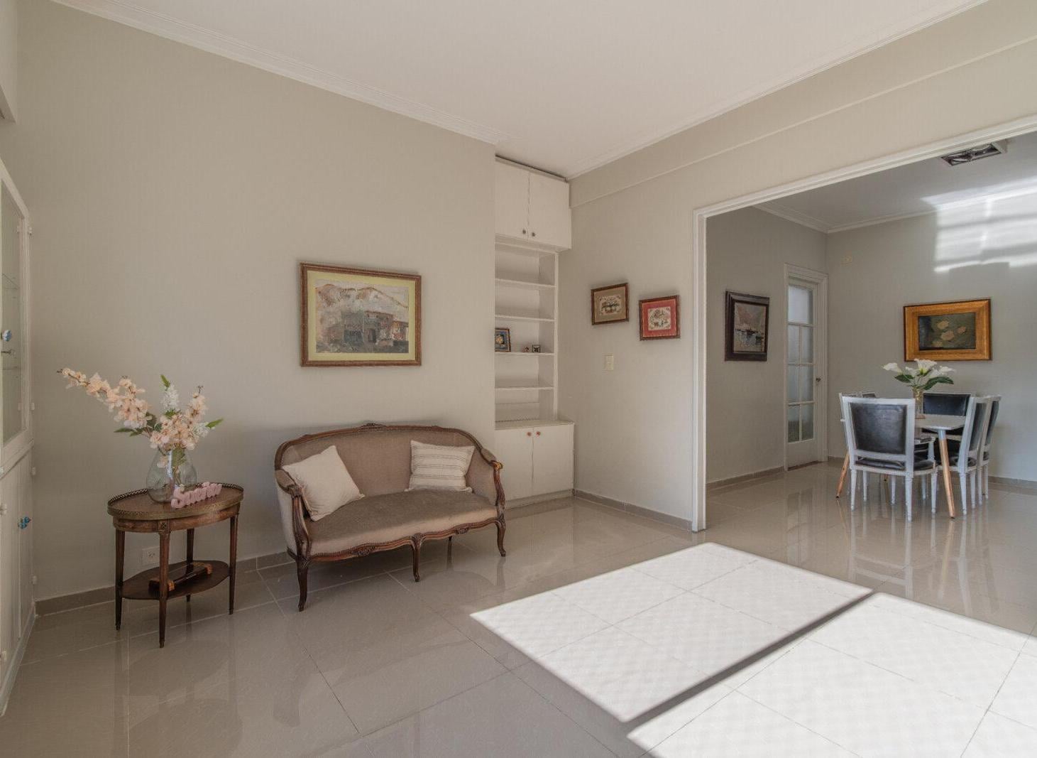 Foto de Venta 3 amb. Belgrano Neo francés ; Renovado , piso alto , luminoso y, imagen 5