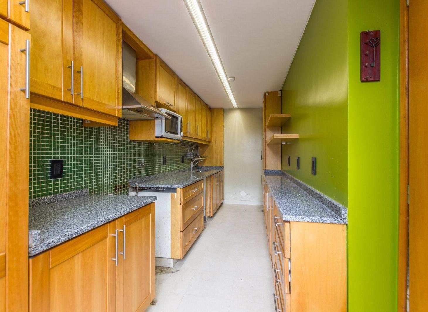 Foto de Venta Casa 4 ambientes con cochera - Villa Luro, imagen 1