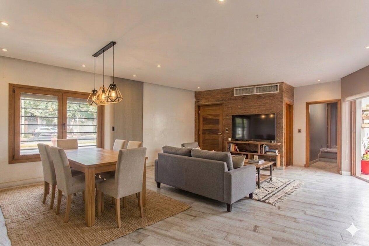 Foto de Venta Casa 4 ambientes con cochera - Villa Luro, imagen 4