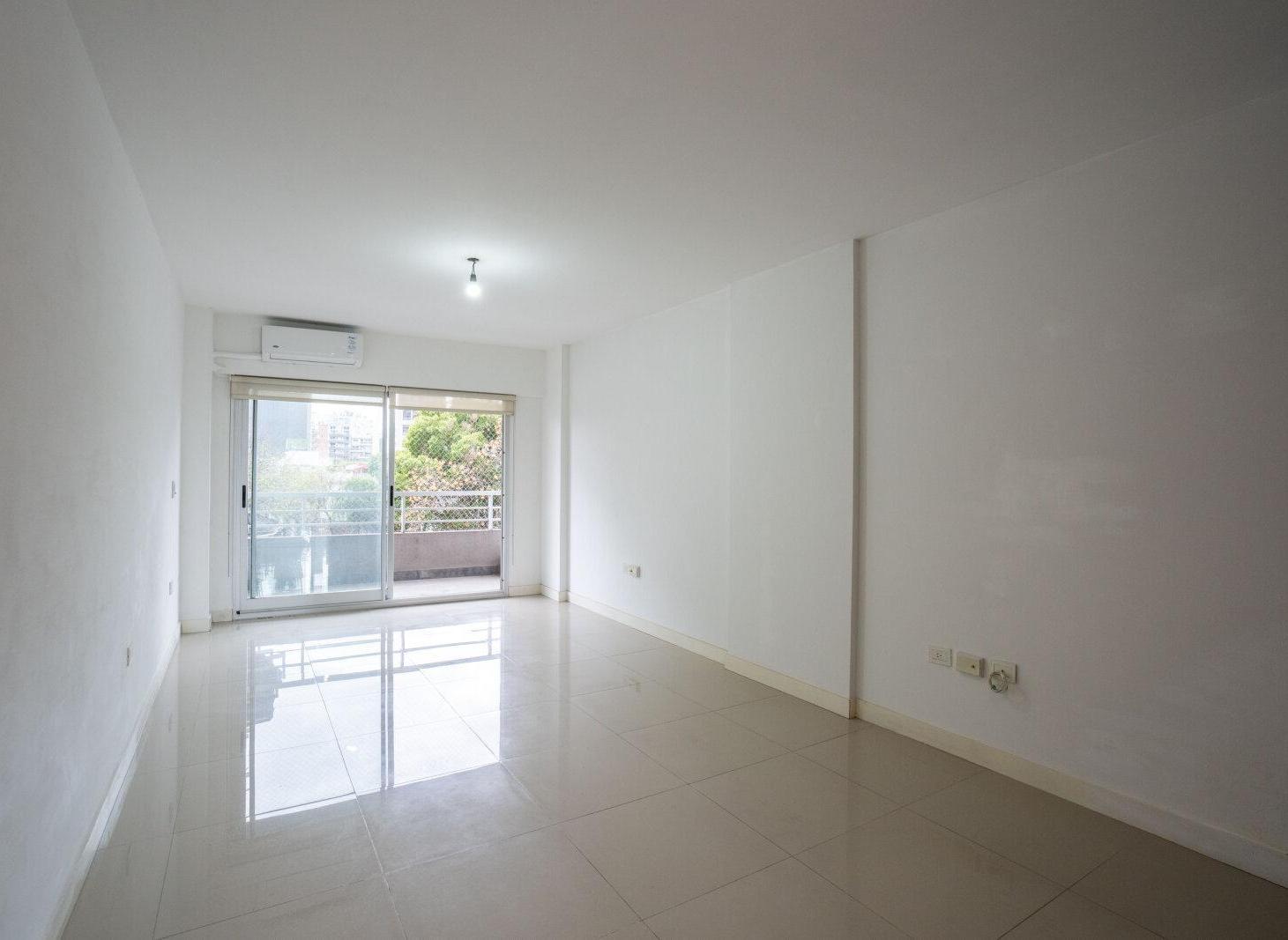 Foto de Monoambiente al frente con balcón, vista abierta y apto profesional en, imagen 1