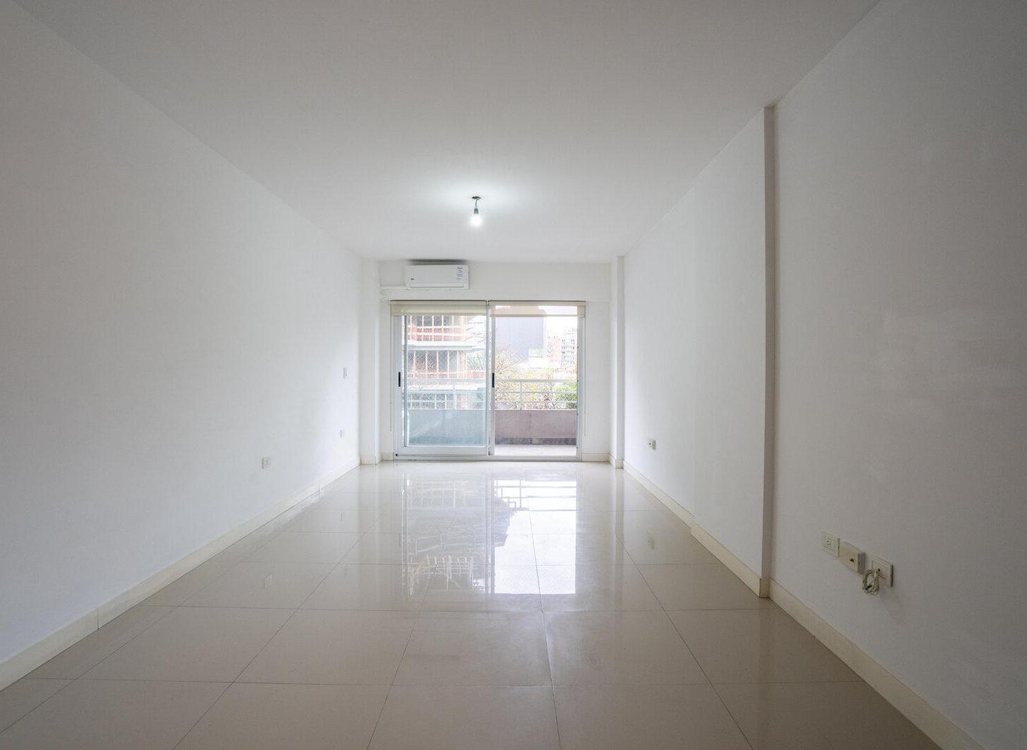 Foto de Monoambiente al frente con balcón, vista abierta y apto profesional en, imagen 3