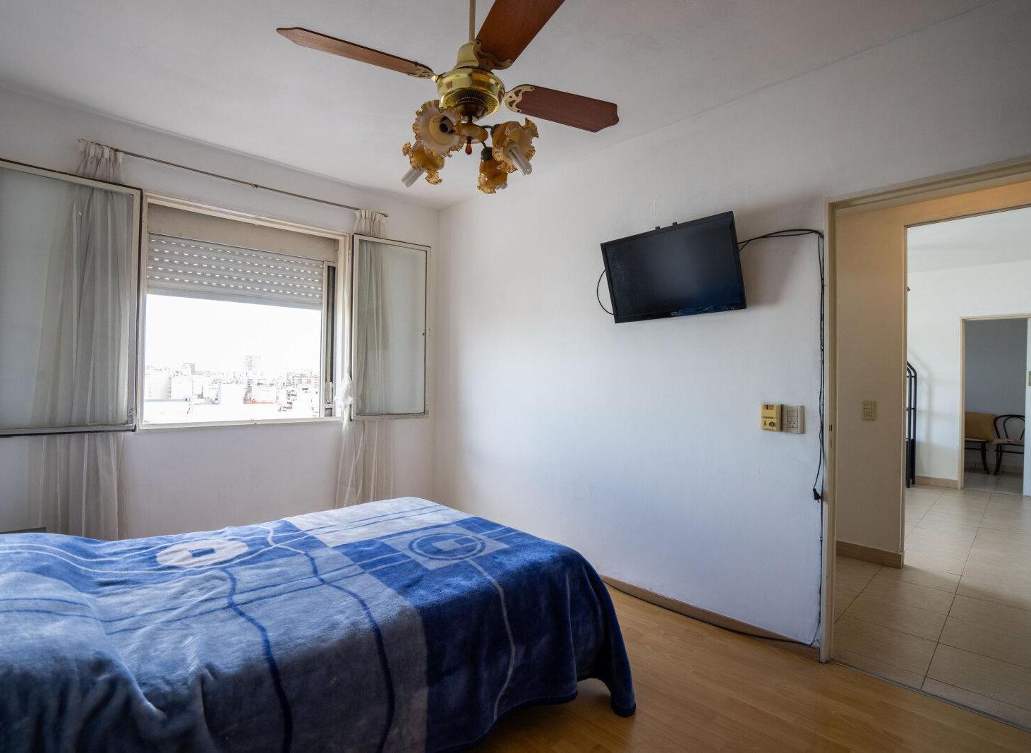 Foto de VENTA | DOS AMBIENTES | FLORES, imagen 2