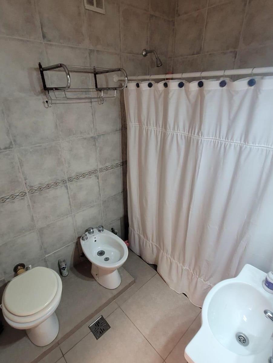 Venta Casa de 5 Ambientes 2