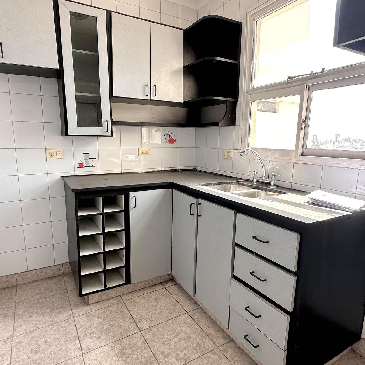 3 Ambientes con Balcón en Floresta 4