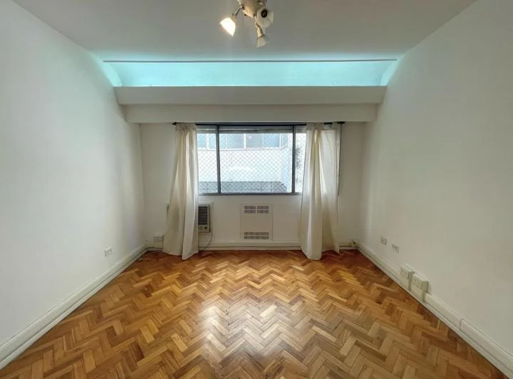 Departamento Apto para vivienda y oficina, en muy buen estado y luminoso. En pleno centro porteño 5
