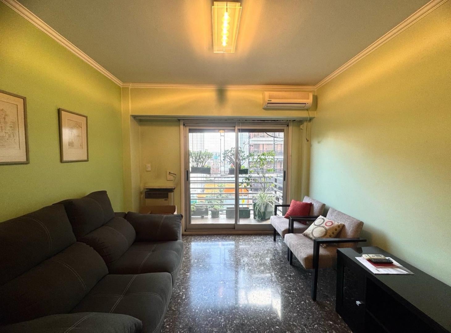 Venta de Departamento 4 ambientes con Balcon corrido y baulera