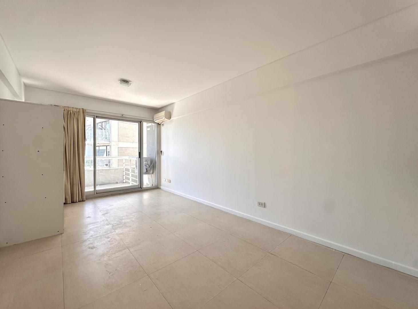Monoambiente en alquiler con balcón y amenities en Palermo