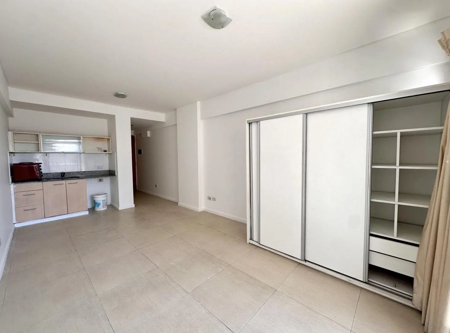 Monoambiente en alquiler con balcón y amenities en Palermo 3