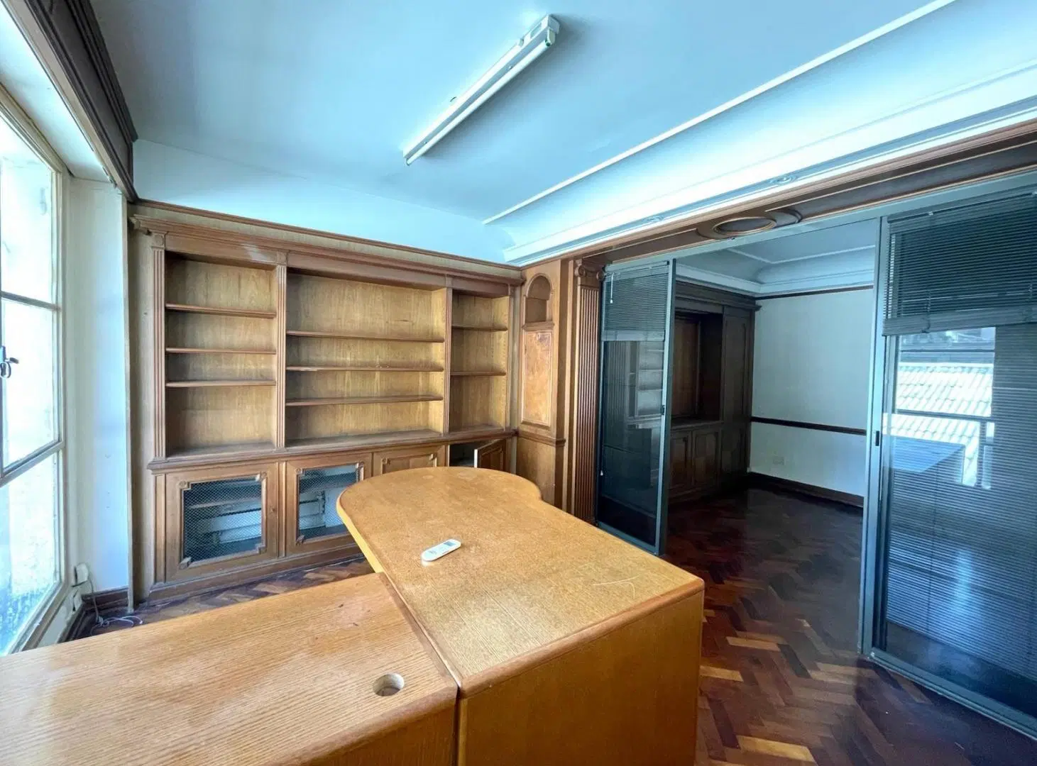 Microcentro: Excelente oficina, 4 despachos, apto profesional - Maipu 859 5º- 5