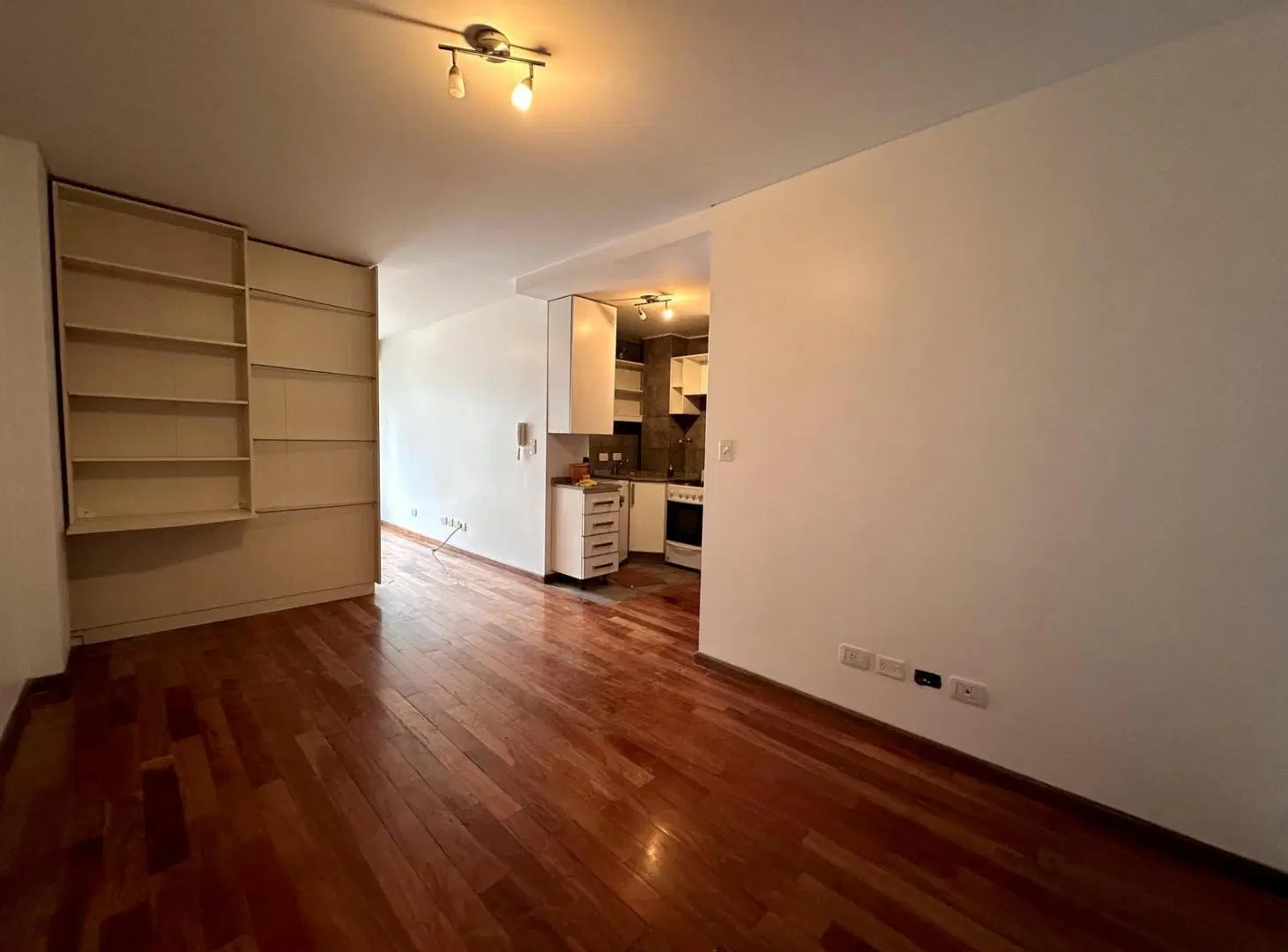 Monoambiente con balcón en Palermo 8