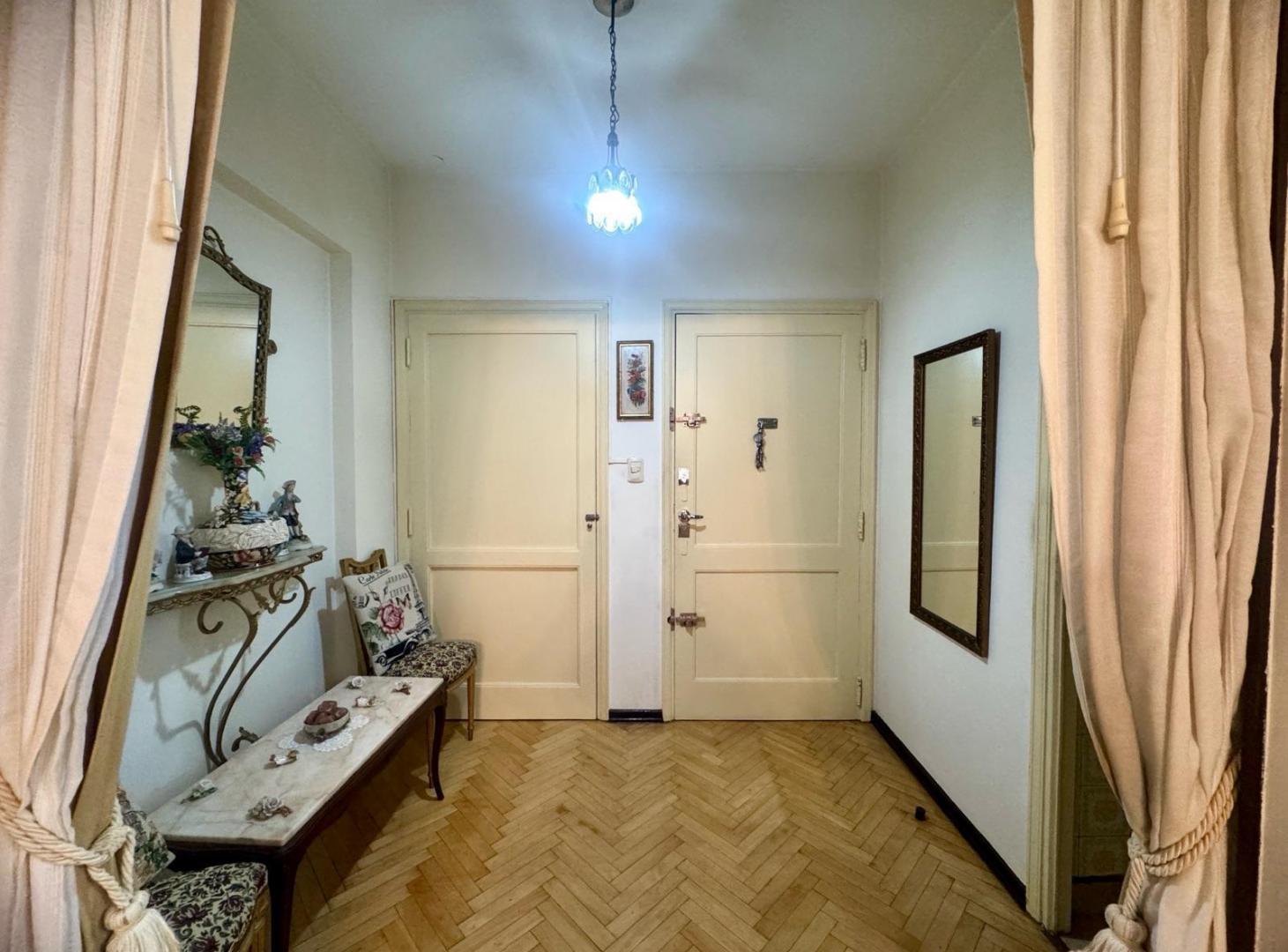 Foto de Departamento 3 ambientes super amplio y luminoso con balcón en Caballito, imagen 3